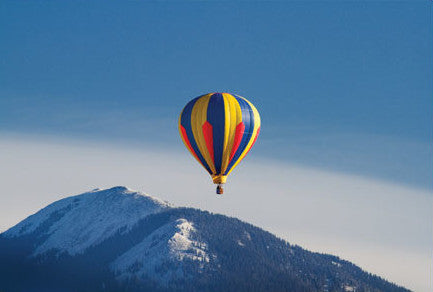 Balloon Over Taos Mountain | Postcard | PC-503